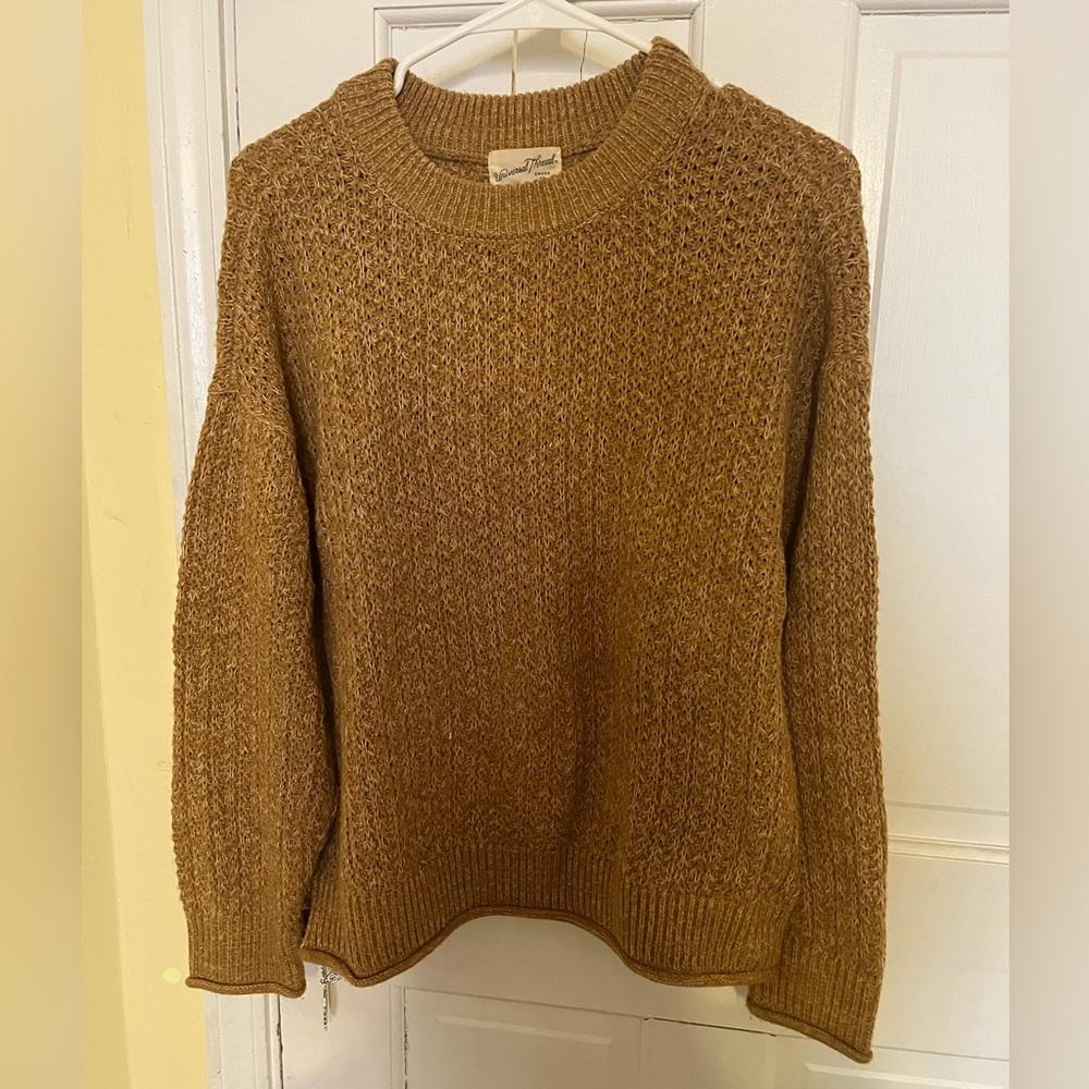 Women’s brown/tan sweater